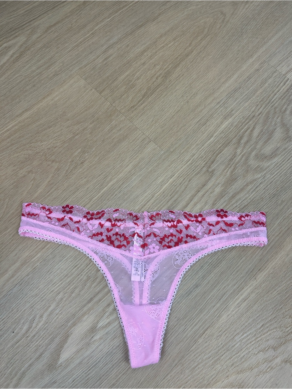 Victoria’s Secret Lace Thong Panty M